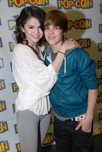 justin bieber and selena gomez height difference. Justin Bieber y Selena Gomez,